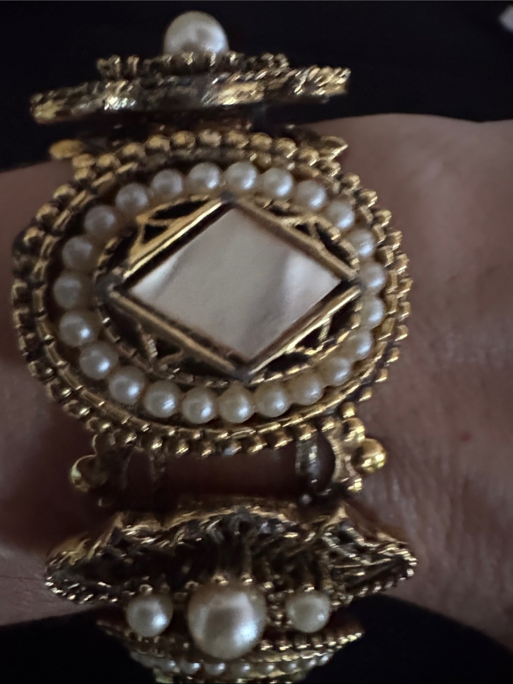 Vintage Pearl & Gold Tone Bracelet